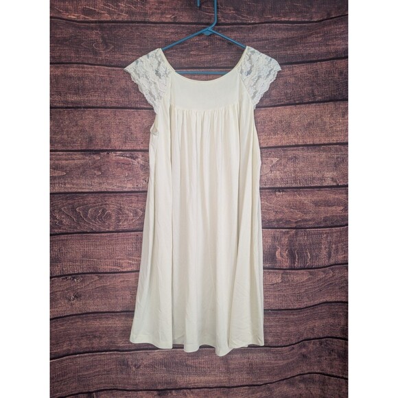 Vintage Nightgown Butter Yellow With Lace Trim Size Large Midi length - Picture 2 of 9